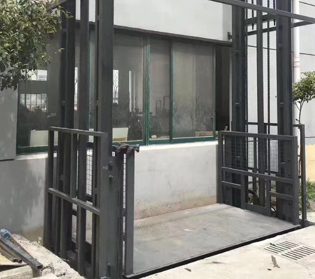 秀屿导轨式施工升降机助力民生工程提速增效